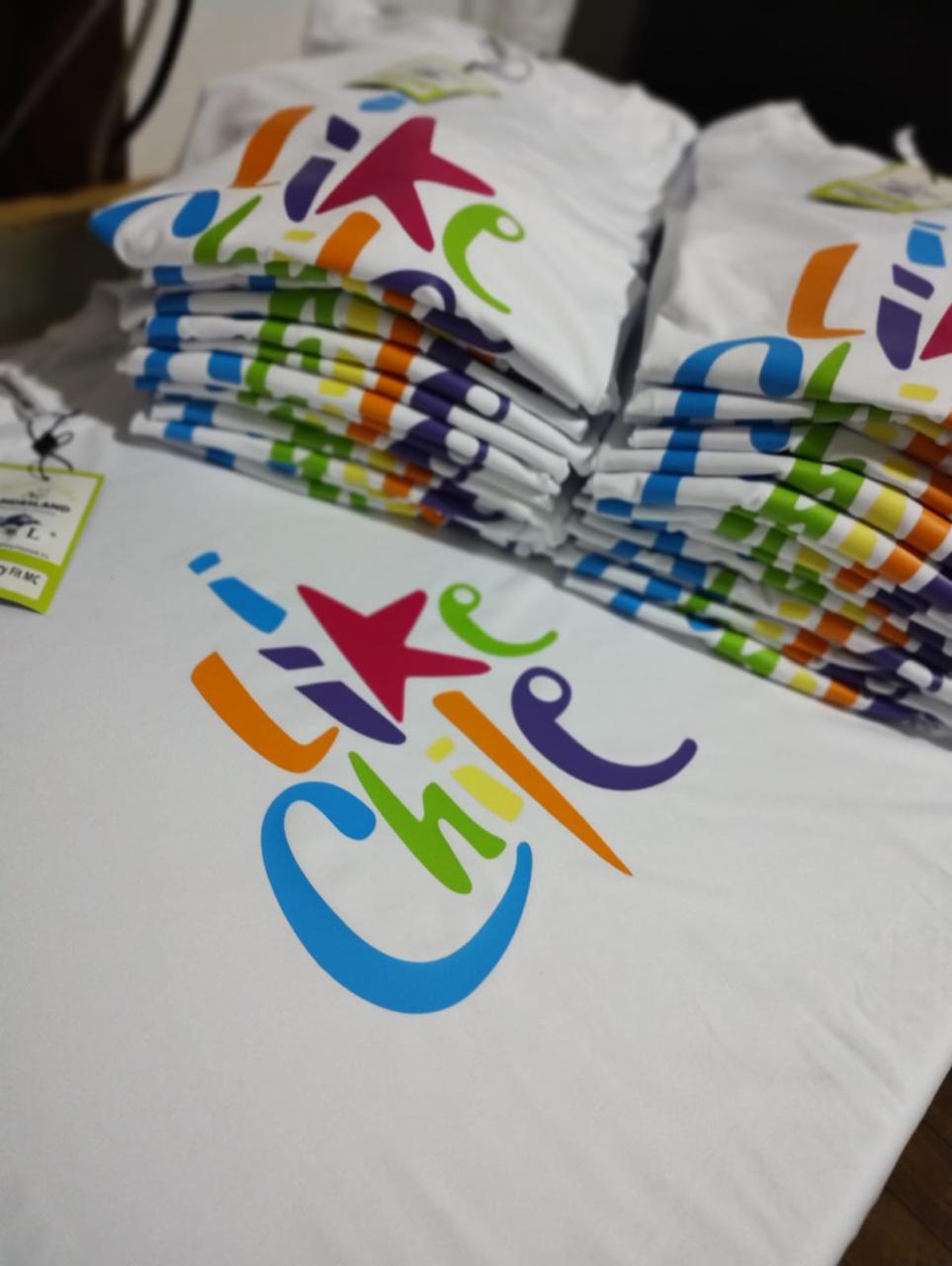 Poleras personalizadas para un evento, estampadas por Don Polera